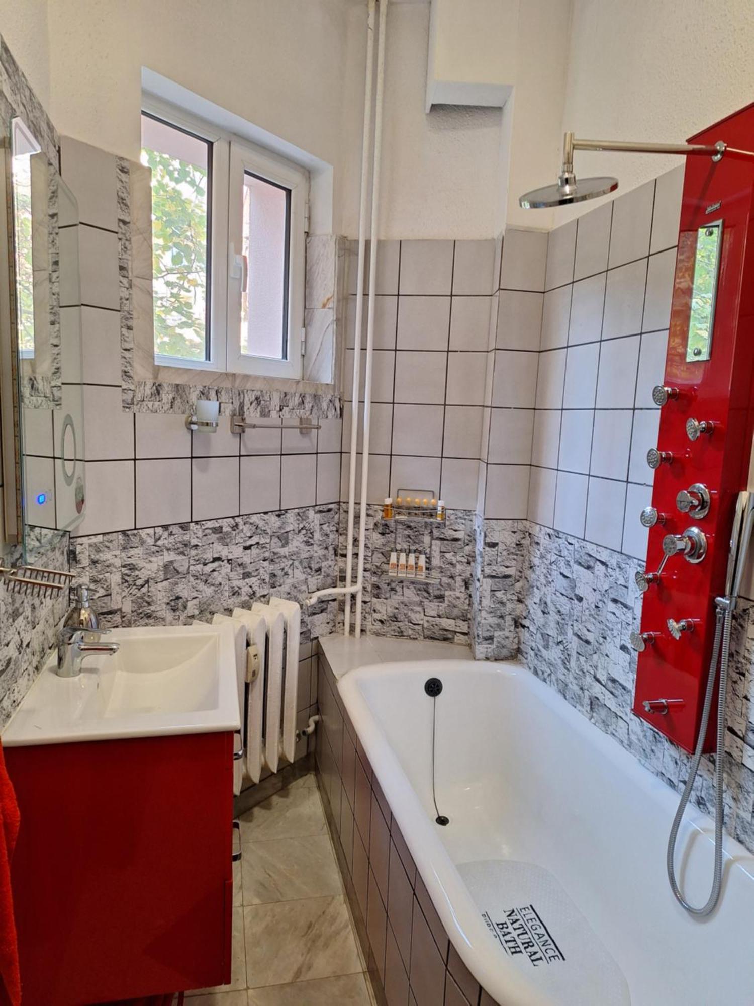 Top Center Cozy And Spacious Apartment โซเฟีย ภายนอก รูปภาพ